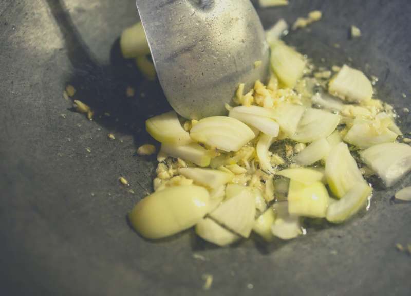 Sautéing garlic