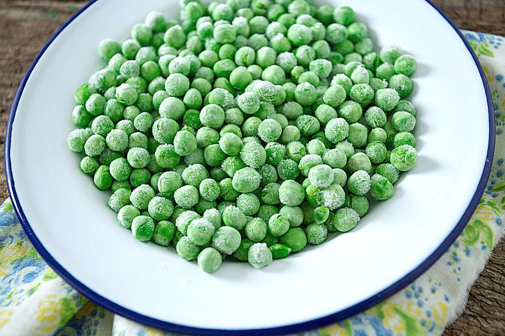 can you steam frozen peas in a steamer