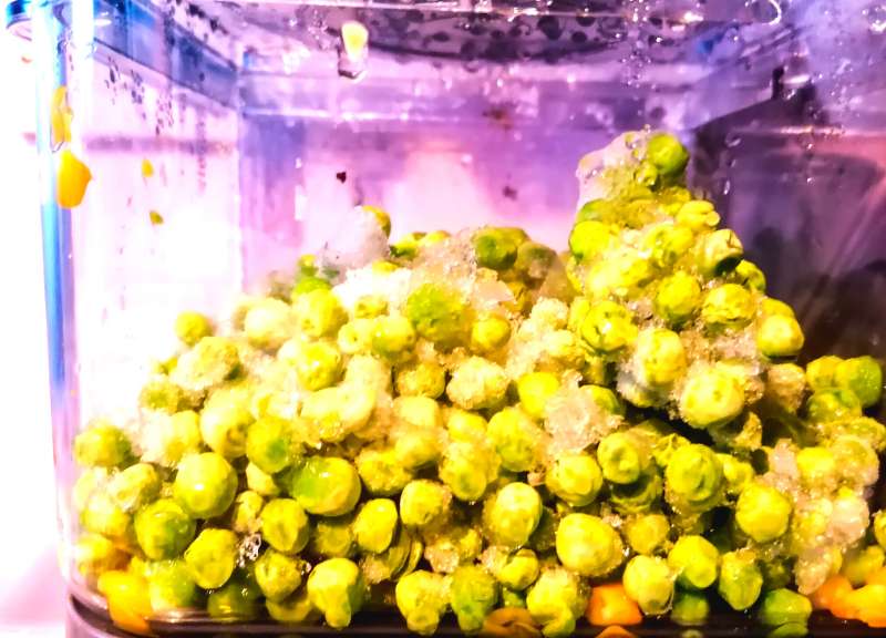 cleaning frozen peas