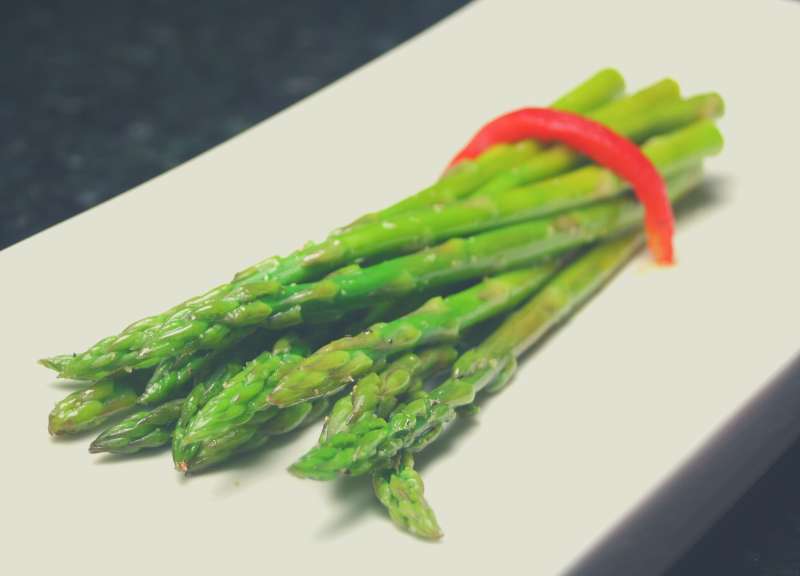 steaming asparagus