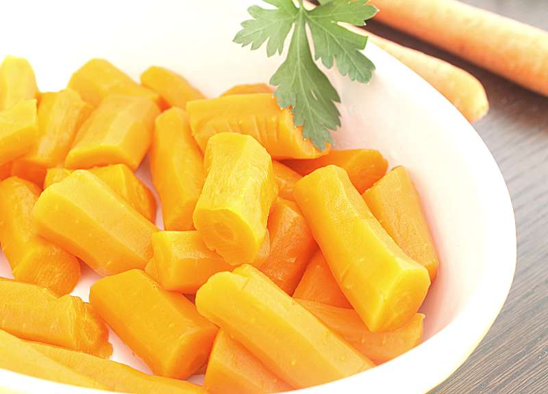 steaming carrots
