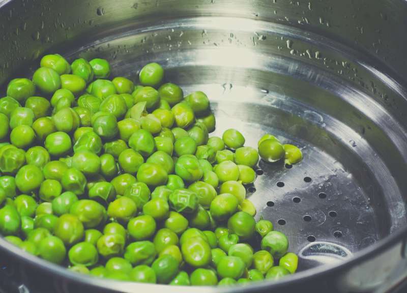 steaming frozen peas